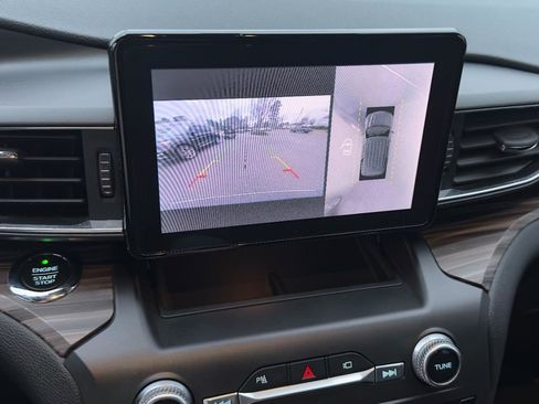 Used 2020 Ford Explorer Limited w/ Class III Trailer Tow Package image 22