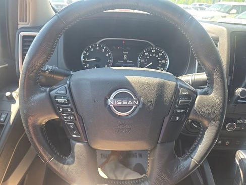 Used 2023 Nissan Frontier SV w/ SV Convenience Package AWD/4WD image 13