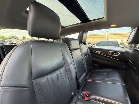 Used 2018 INFINITI QX60 FWD w/ Deluxe Technology Package image 18