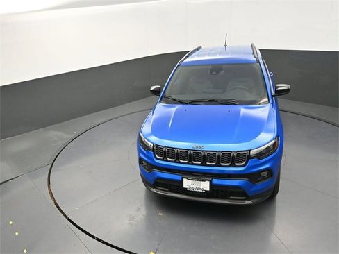 New 2026 Jeep Compass Latitude image 10