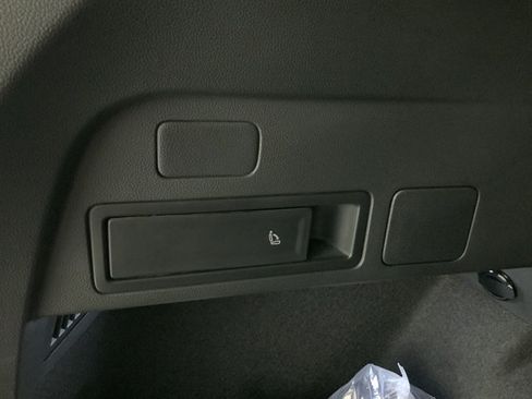 Used 2024 Volkswagen Tiguan SEL R-Line AWD/4WD image 12