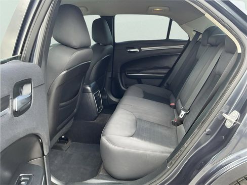 Used 2018 Chrysler 300 Touring w/ Sport Appearance Package image 25