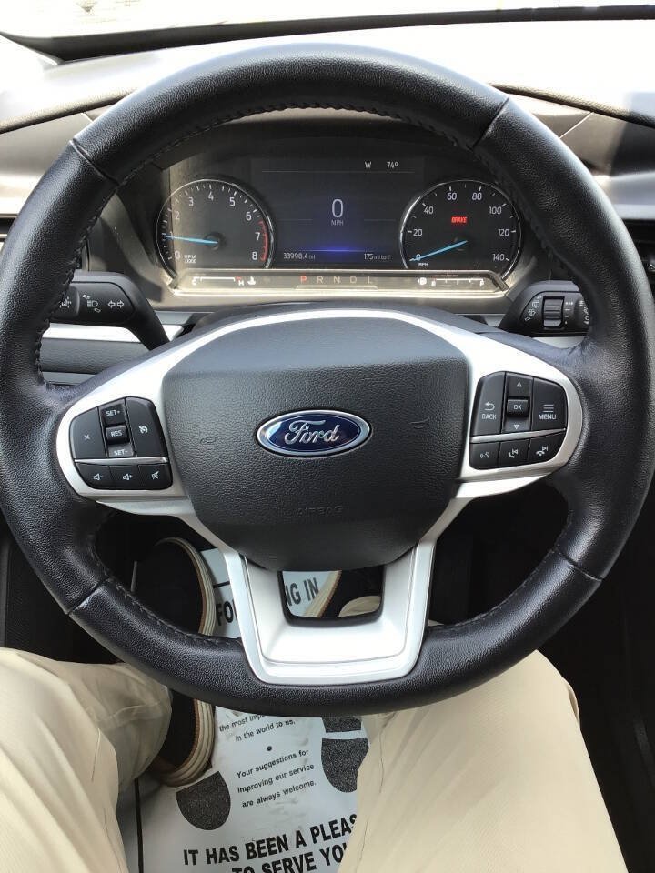 Used 2023 Ford Explorer XLT AWD/4WD image 18