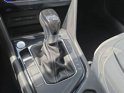 New 2026 Volkswagen Taos SE FWD image 18