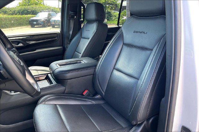 Used 2024 GMC Yukon Denali w/ LPO, Floor Liner Package AWD/4WD image 26