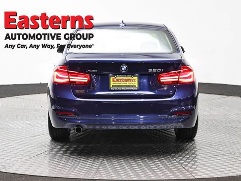 Used 2017 BMW 320i xDrive Sedan AWD/4WD image 6