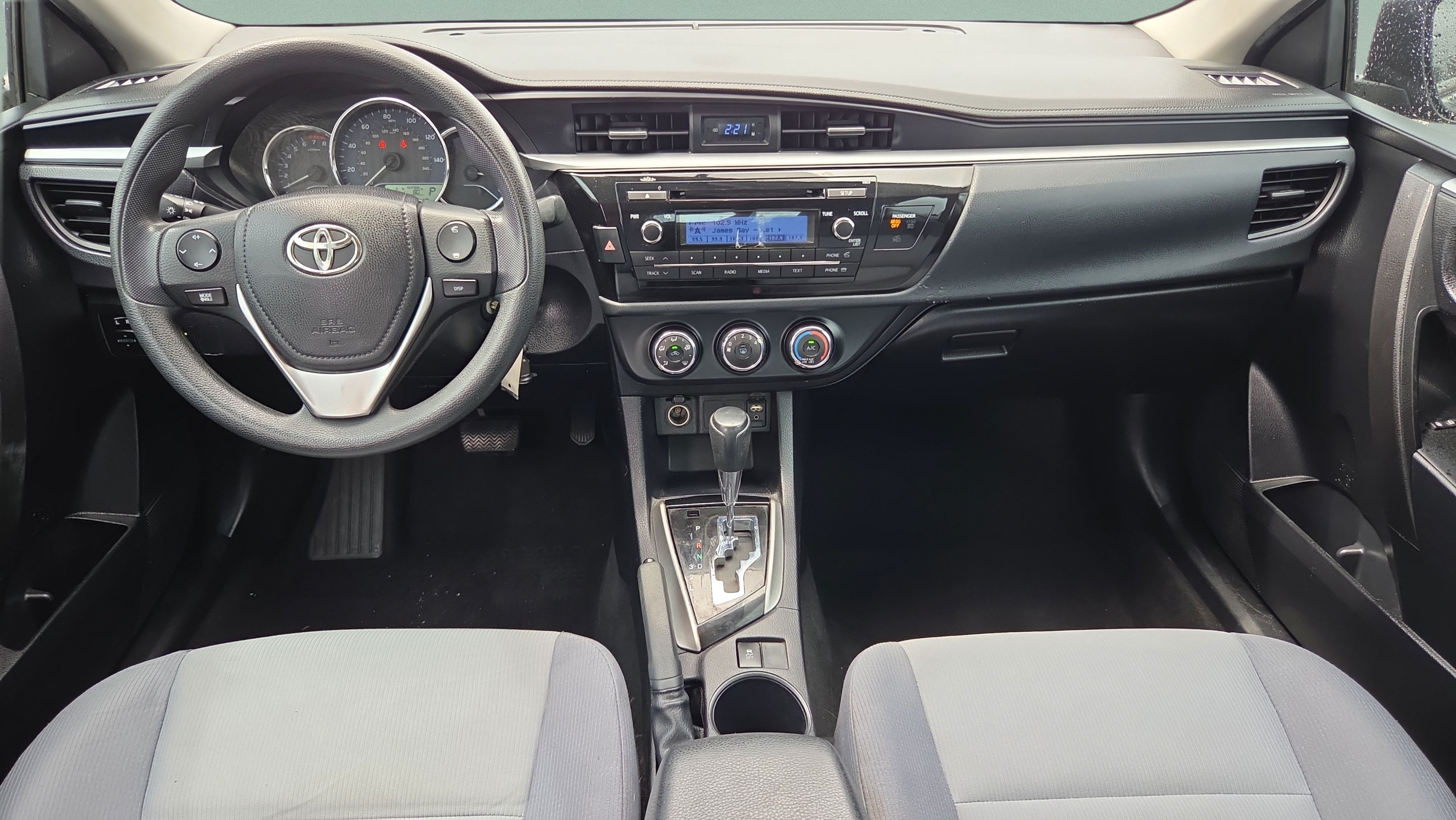 Used 2015 Toyota Corolla L FWD image 15