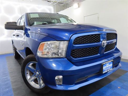 Used 2017 RAM 1500 Express AWD/4WD image 3