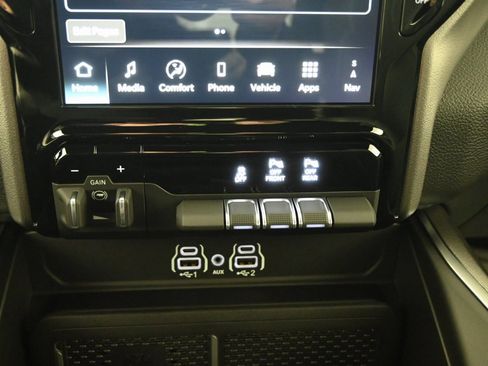 New 2026 RAM 1500 4x4 Crew Cab image 28