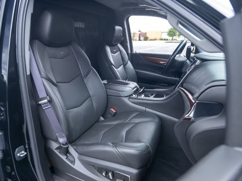 Used 2016 Cadillac Escalade ESV Premium AWD/4WD image 17