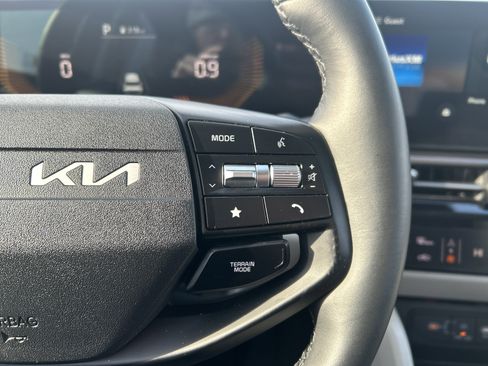 Used 2026 Kia Sportage EX image 14