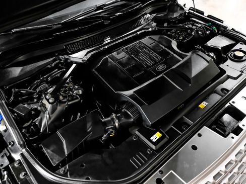 Used 2017 Land Rover Range Rover HSE image 56