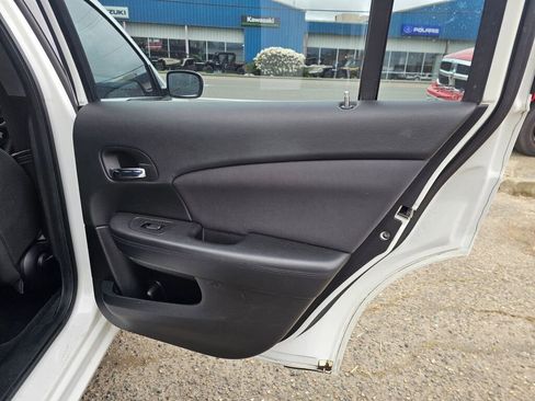 Used 2013 Chrysler 200 LX FWD image 14