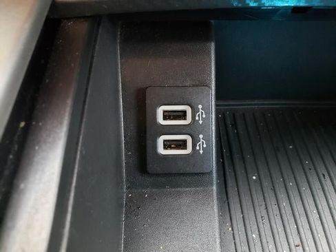 Used 2019 Ford F150 Lariat w/ Equipment Group 502A Luxury AWD/4WD image 25