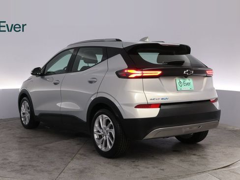 Used 2022 Chevrolet Bolt EUV LT FWD image 17