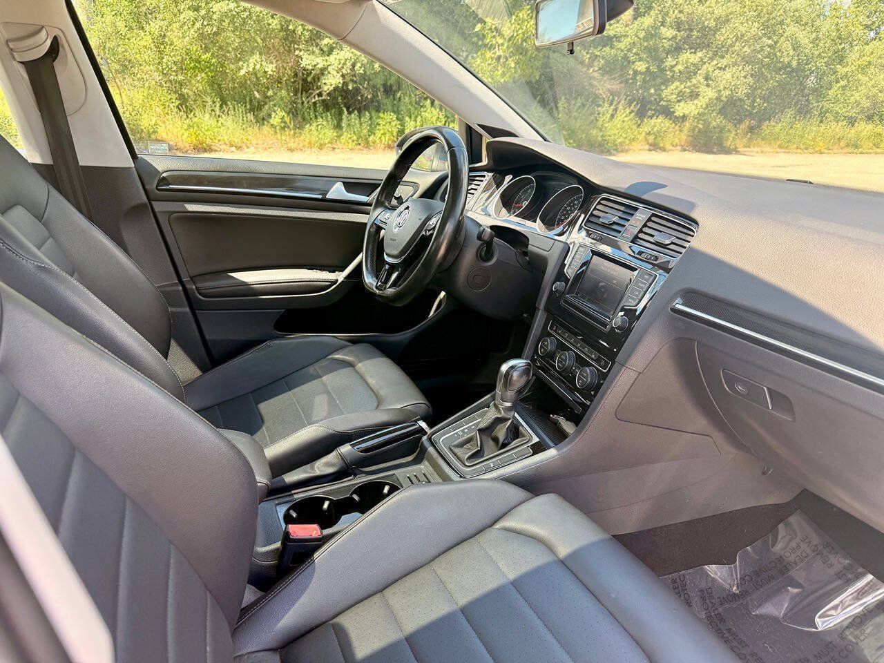 Used 2015 Volkswagen Golf SEL FWD image 25