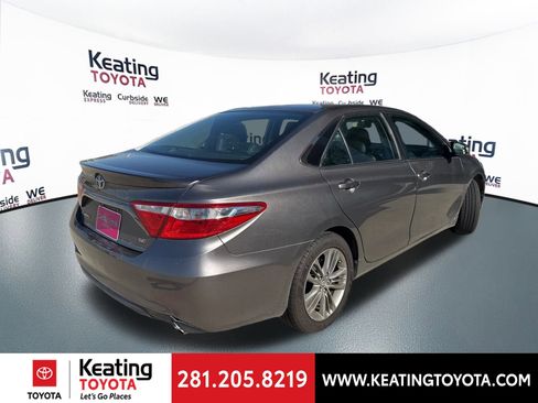 Used 2017 Toyota Camry SE image 7