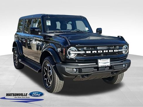 New 2025 Ford Bronco Outer Banks image 1