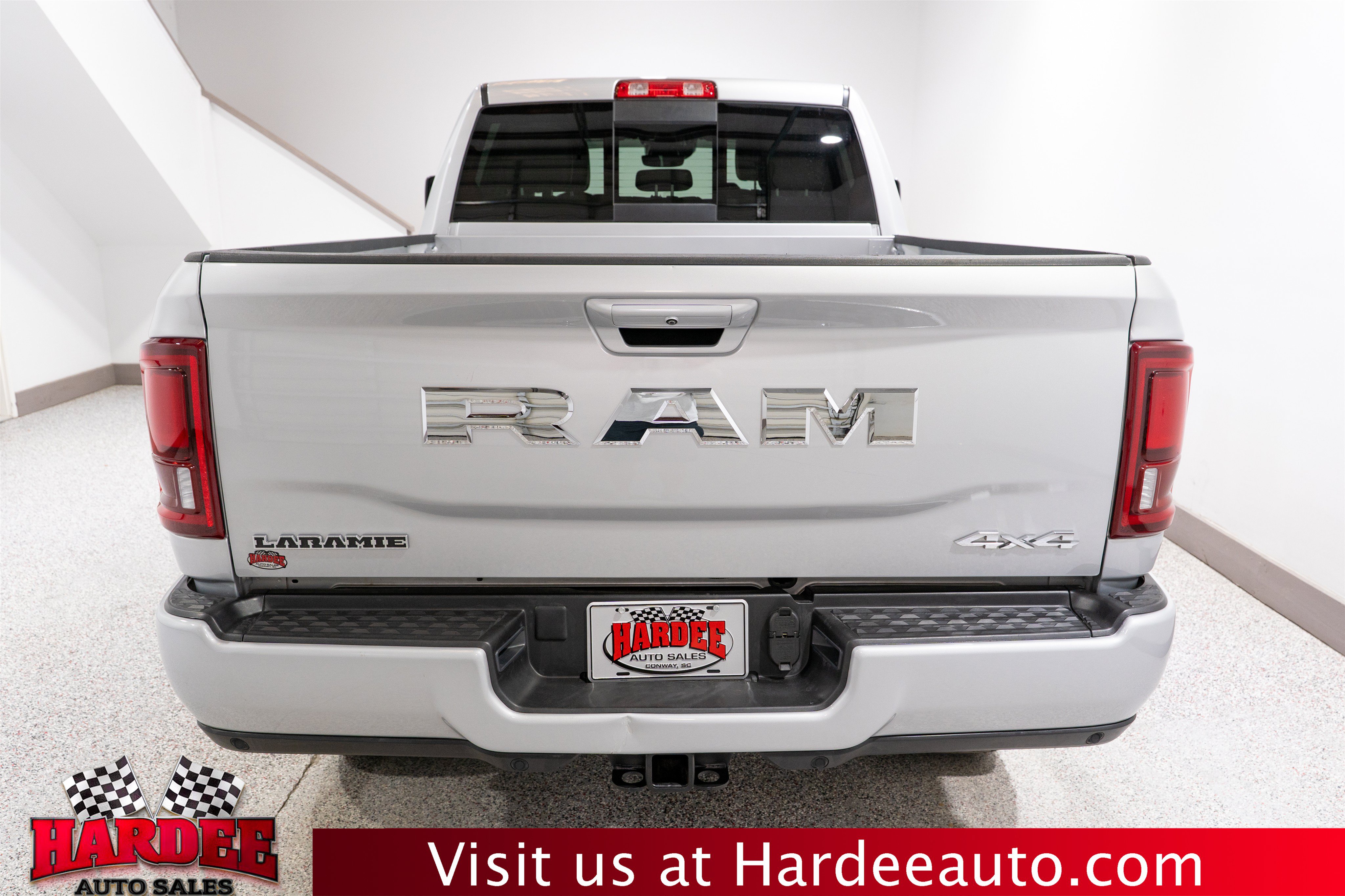 Used 2026 RAM 2500 Laramie AWD/4WD image 4