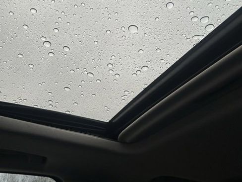 Used 2018 Cadillac Escalade Luxury image 14