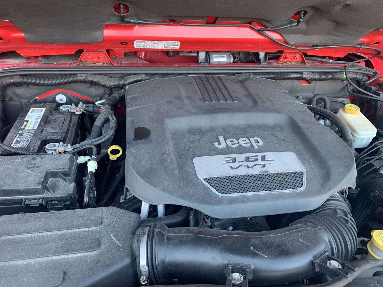 Used 2013 Jeep Wrangler Unlimited Sahara w/ Connectivity Group AWD/4WD image 27