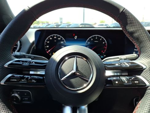 New 2026 Mercedes-Benz GLB 250 4MATIC image 21