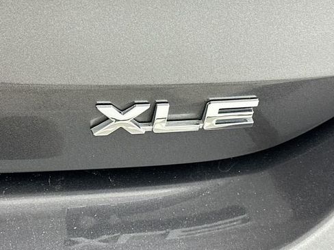 Used 2024 Toyota Highlander XLE image 29
