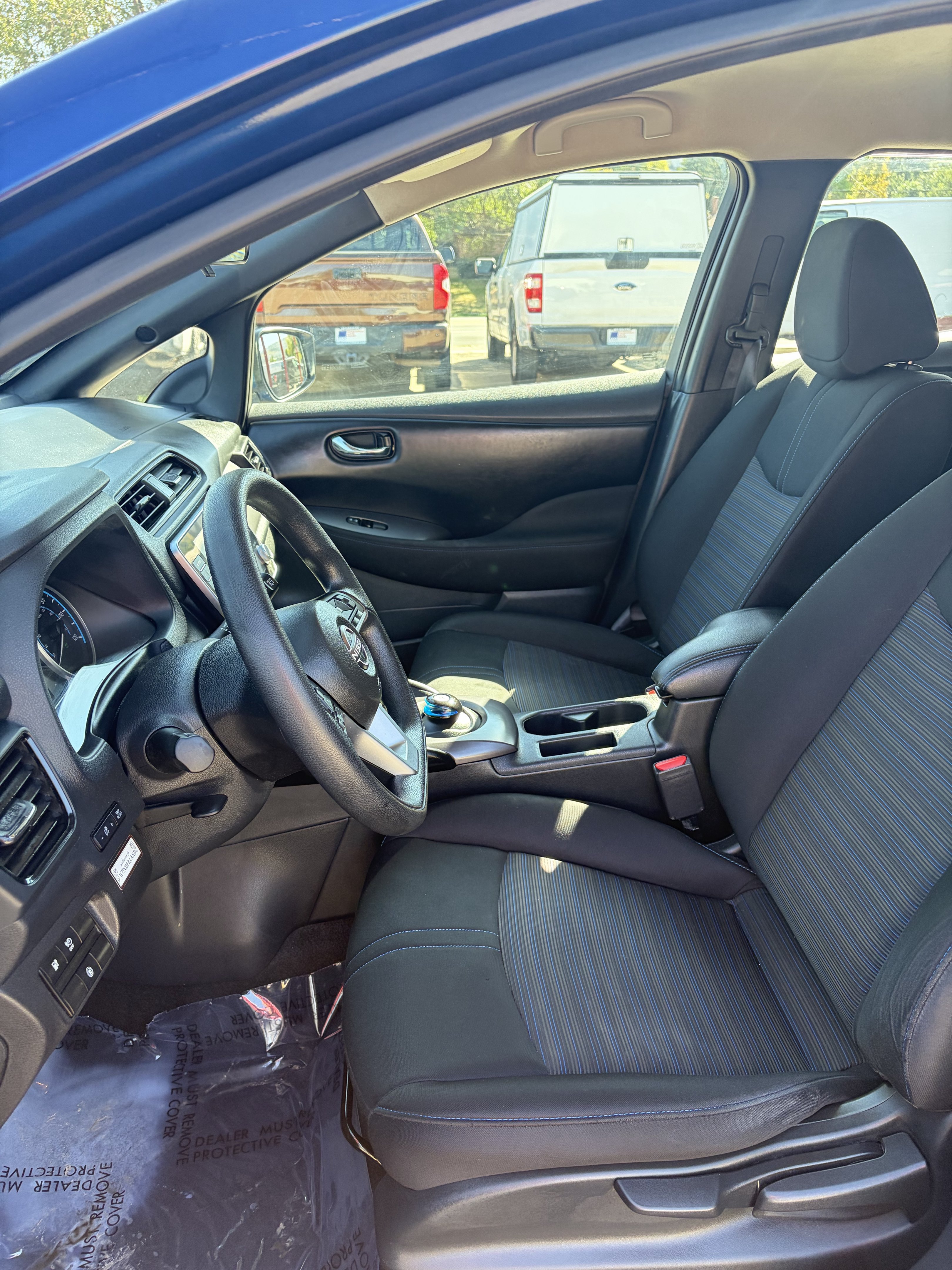 Used 2025 Nissan Leaf S FWD image 15