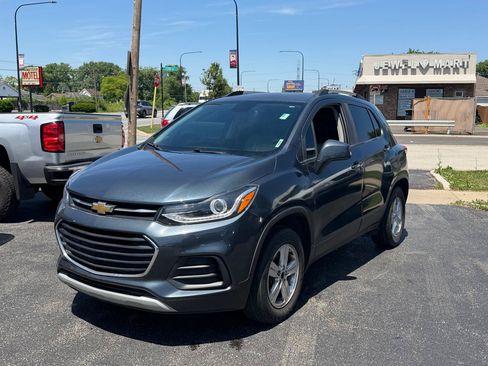 Used 2022 Chevrolet Trax LT w/ LT Convenience Package AWD/4WD image 1