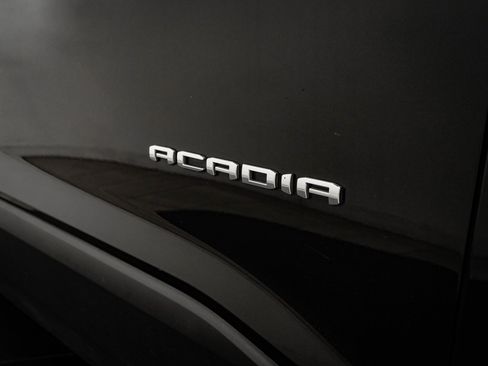 Used 2021 GMC Acadia SLT w/ Preferred Package image 16