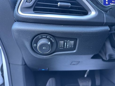 New 2026 Chrysler Pacifica Select image 64