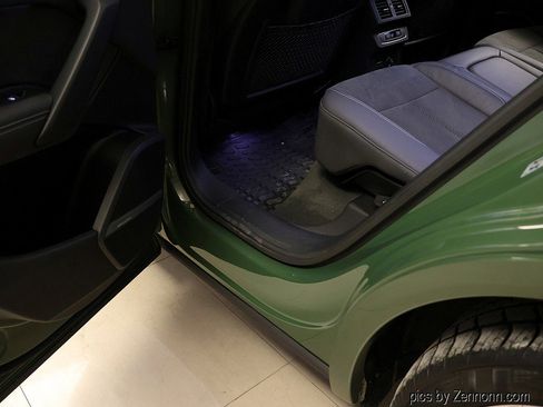 Used 2021 Audi Q5 e Premium Plus w/ Premium Plus Package image 32