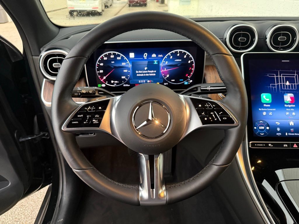 Used 2025 Mercedes-Benz GLC 300 4MATIC w/ Driver Assistance Package image 15