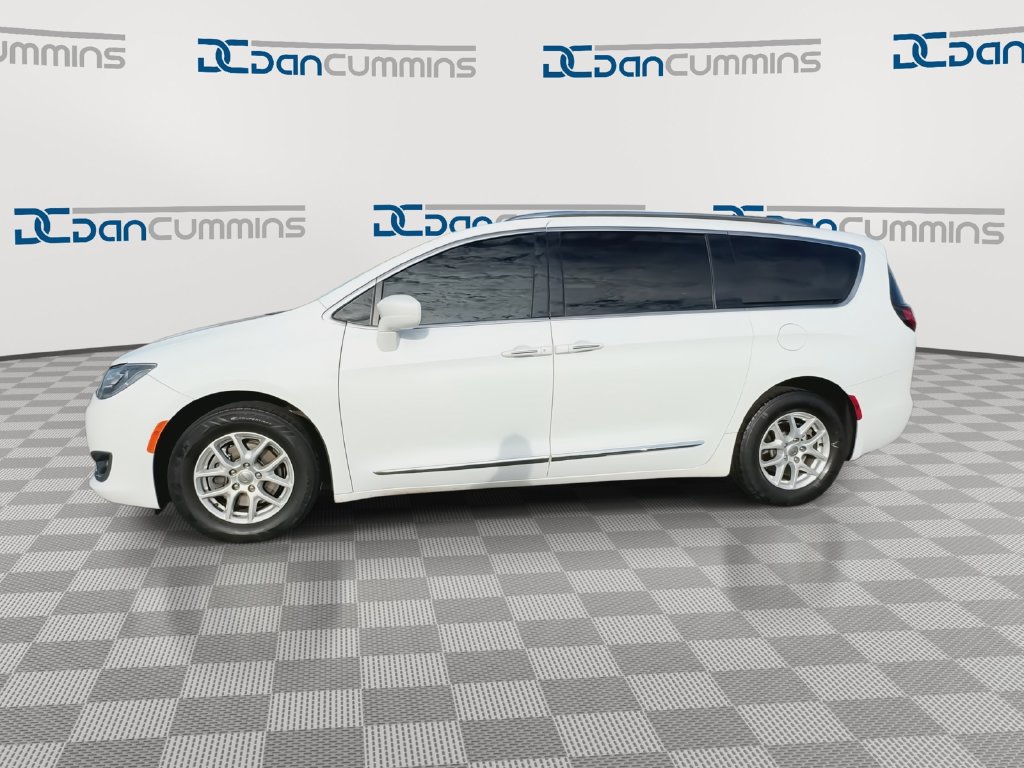 Used 2020 Chrysler Pacifica Touring-L FWD image 5