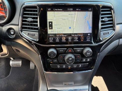 Used 2019 Jeep Grand Cherokee Altitude image 24