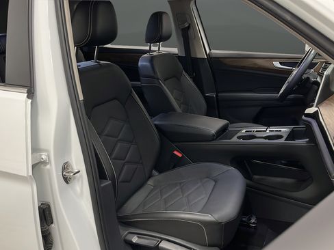 Used 2024 Volkswagen Atlas SE AWD/4WD image 24