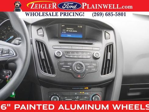 Used 2017 Ford Focus SE image 14