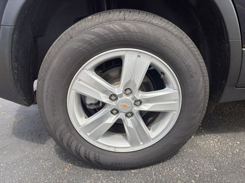 Used 2022 Chevrolet Trax LT w/ LT Convenience Package AWD/4WD image 6