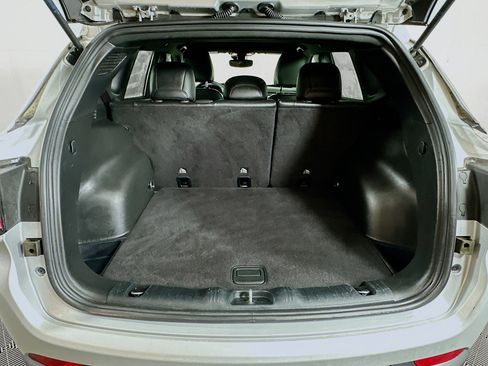 Used 2024 Jeep Compass Latitude image 23