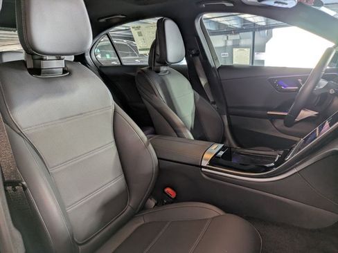 Used 2025 Mercedes-Benz C 300 Sedan image 23