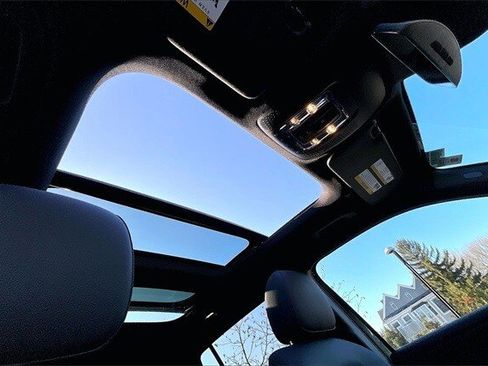 Certified 2025 Mercedes-Benz GLB 250 4MATIC image 30