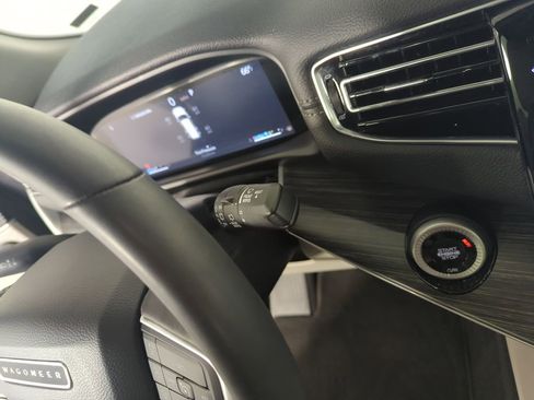 Used 2024 Jeep Wagoneer L Series II image 24