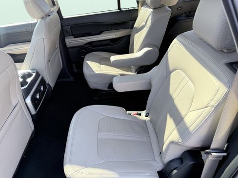 Used 2024 Ford Expedition Max Limited image 35