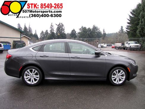 Used 2016 Chrysler 200 Limited image 8