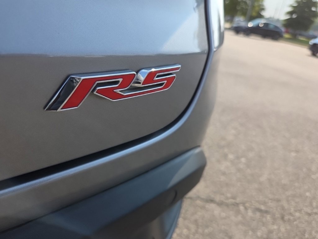 Used 2025 Chevrolet Trax RS w/ Sunroof Package FWD image 59