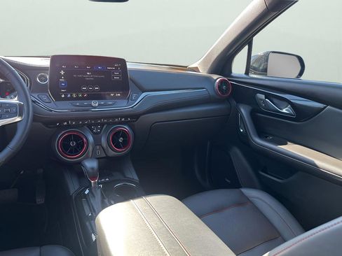 Used 2025 Chevrolet Blazer RS image 25