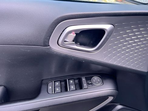 Certified 2023 Kia Soul S FWD image 13