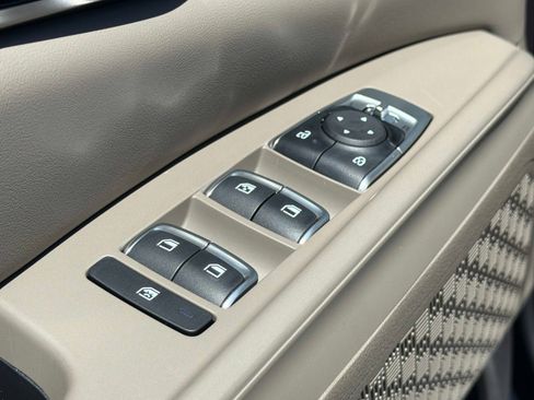 New 2026 Kia Carnival FWD image 16