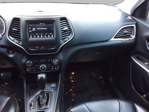 Used 2020 Jeep Cherokee Latitude Plus FWD image 20