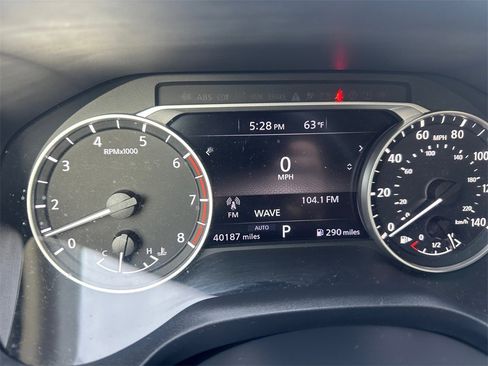 Used 2023 Nissan Rogue S image 19